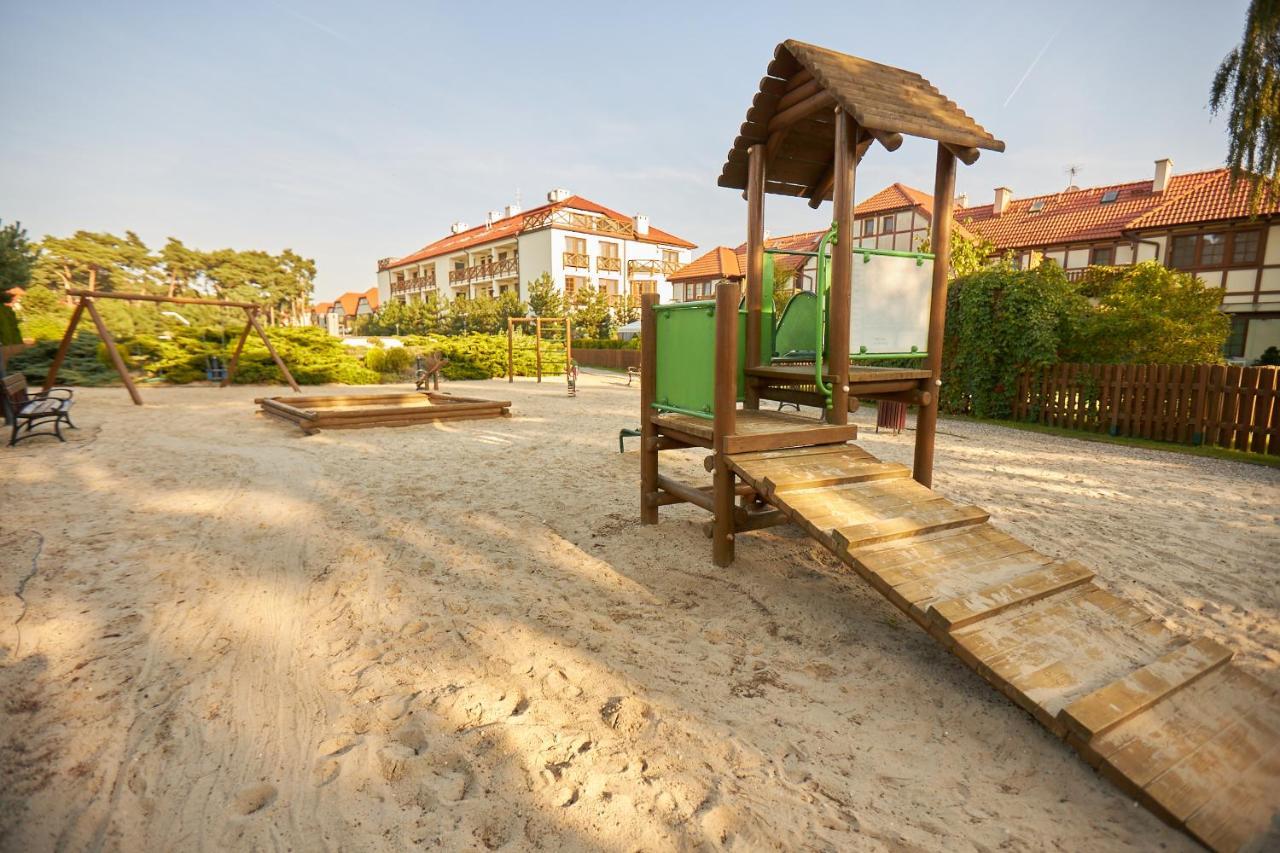 Seayou Yellow House Villa Rogowo  Exterior photo